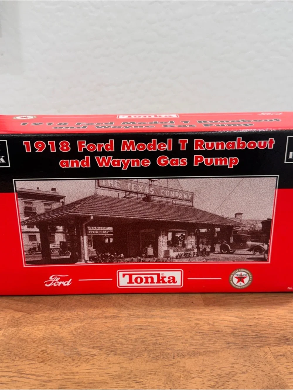Vintage Tonka 1918 Ford Model T Runabout Wayne Gas Pump Coin Bank New